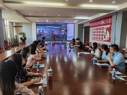 说明: C:\Users\admin\Desktop\学习新职教法三\学习新职教法三新闻\会场全景4.jpg